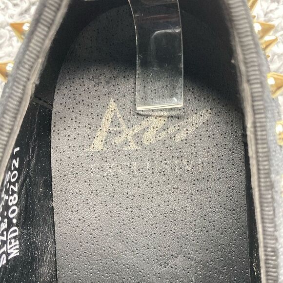 AM Exclusive 7.5 |AM Harvie Exclusive Smoker Velvet W/Spikes Slip On - Picture 5 of 11